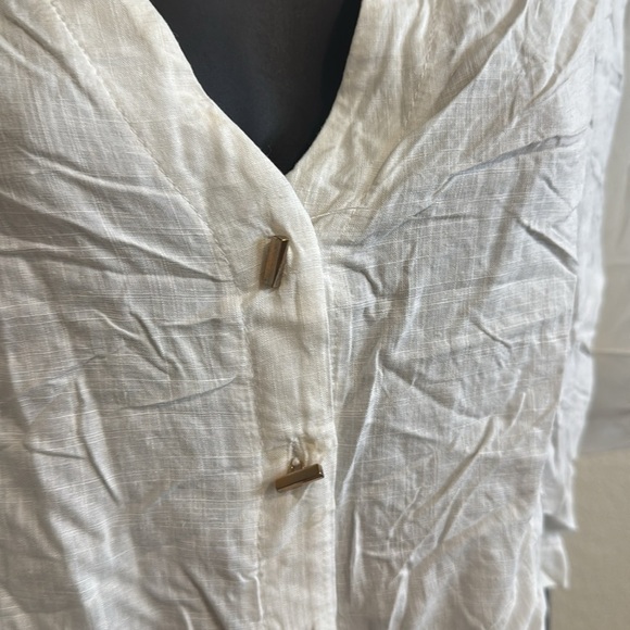 Kirious LA White Linen Blend Cropped Shirt with Gold Buttons - Size Large - Picture 6 of 8
